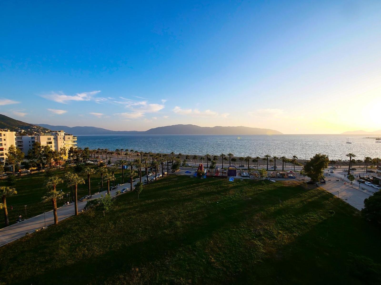 Sea Side Apartment Vlore Exterior photo